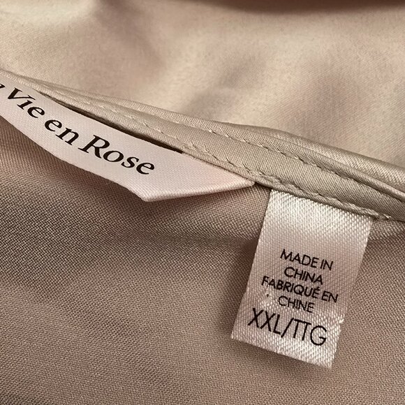 LA VIE EN ROSE Satin Hoodie - Picture 6 of 6